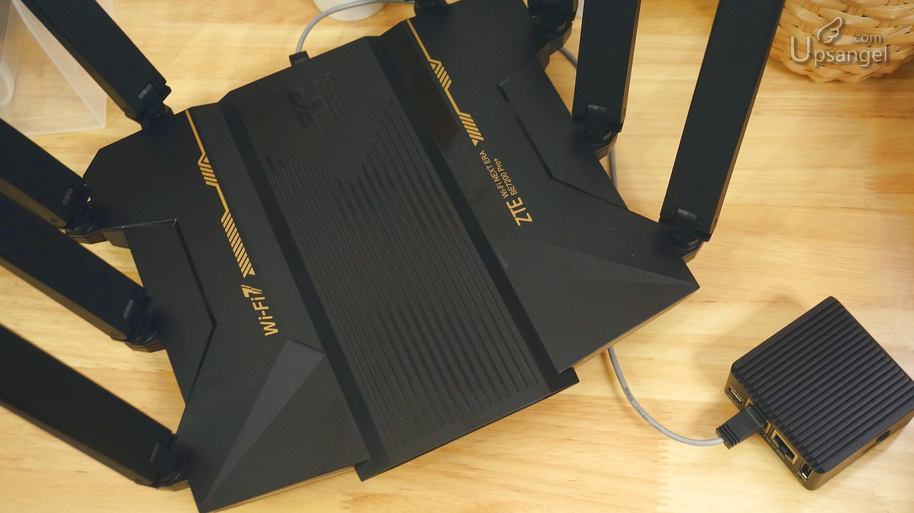 小巧的 Ups-Dragon 和 "大牛龜" ZTE BE7200 Pro+